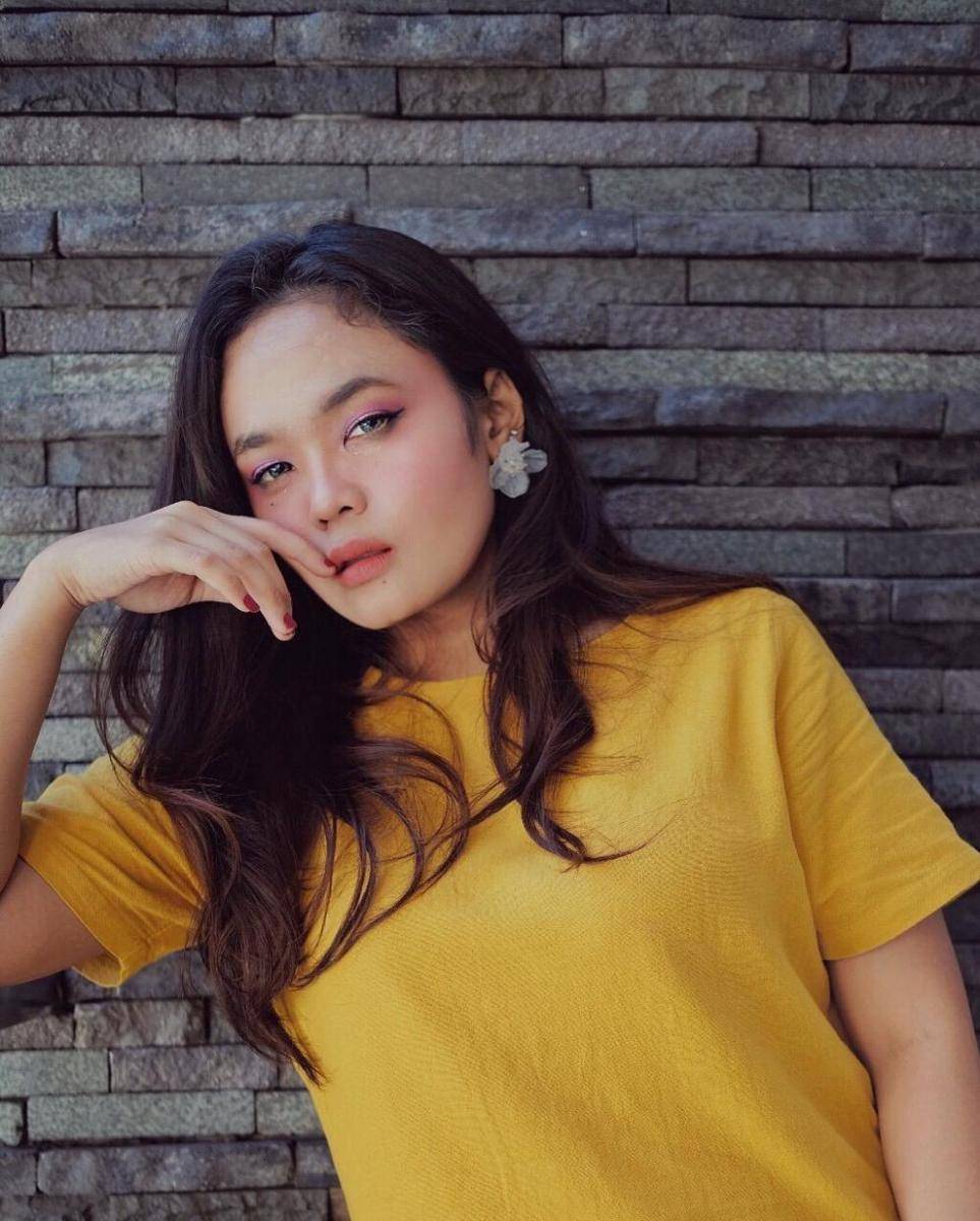 Rere seorang analis hukum di salah satu kementrian di Indonesia ini menyukai multifandom di KPop |Twitter.com/whenscarves