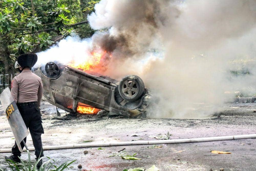 Demo Omnibus Law di Malang, 1 Mobil Dibakar dan 3 Lainnya Pecah Kaca