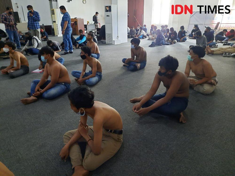 Razia Peserta Demo Omnibus Law, Polisi Temukan Satu Bom Molotov