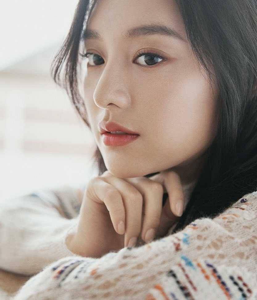 Instagram.com/kimhiwonx