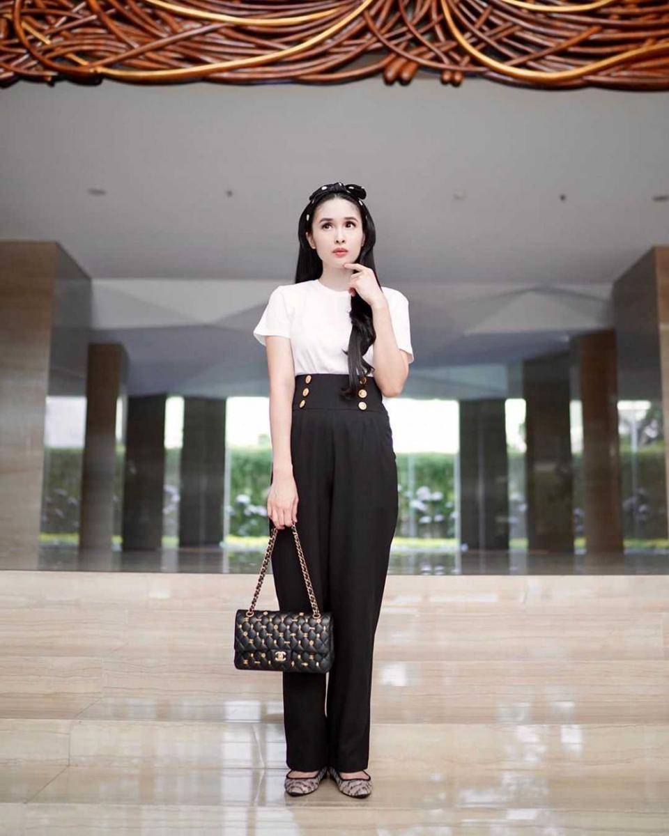 instagram/sandradewi88