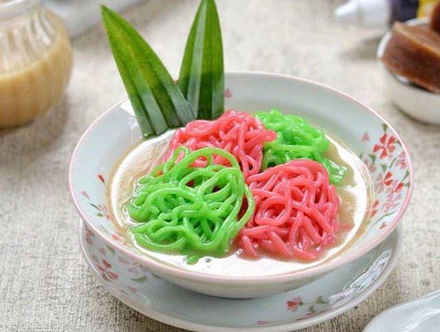 Putu mayang (instagram.com/resepkuedapur)