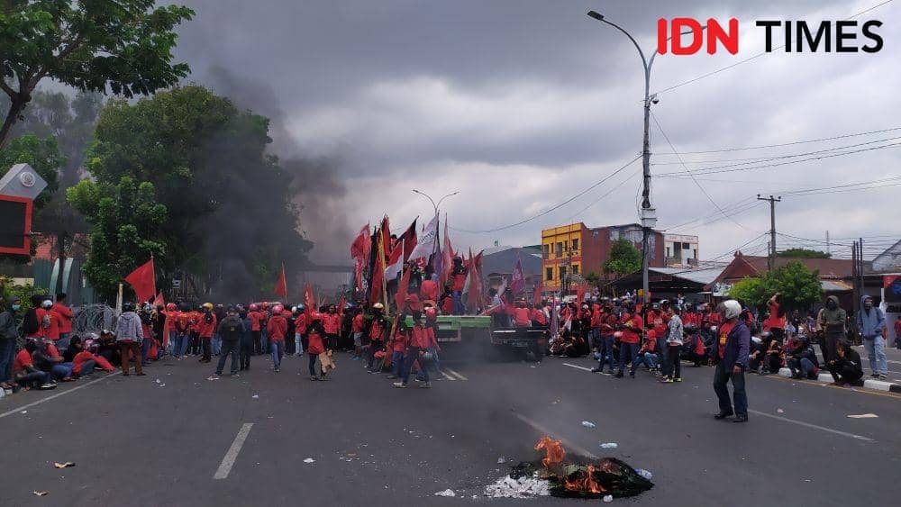 Demonstran UU Ciptaker Makassar: Sampai Kapan pun Kami Tolak