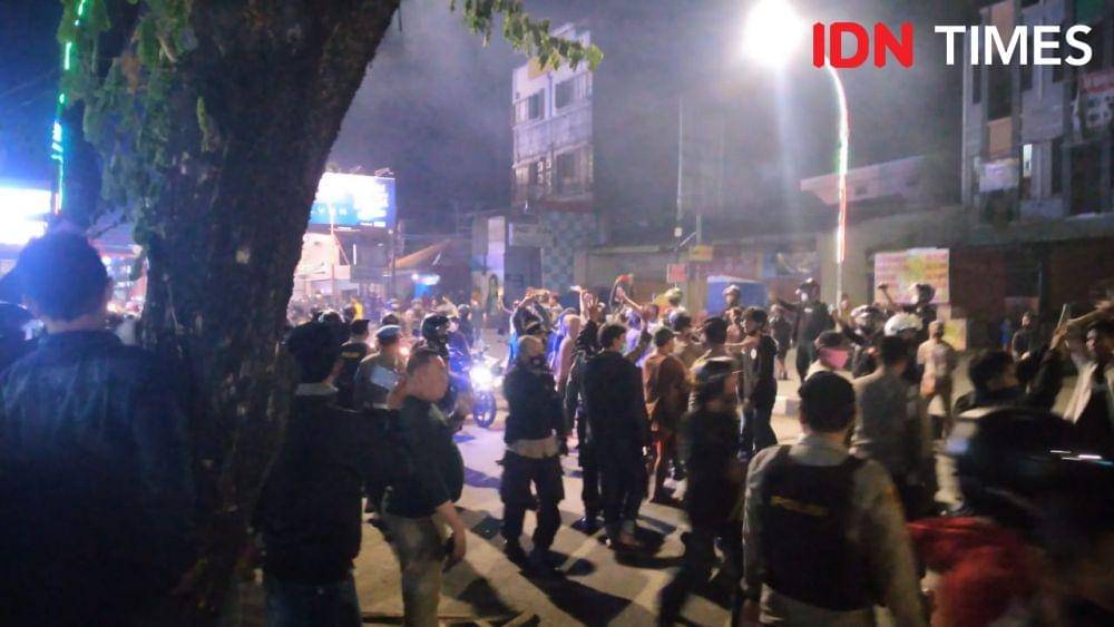 Aksi unjuk rasa di sekitar Jalan Sultan Alauddin, Makassar. IDN Times/Sahrul Ramadan