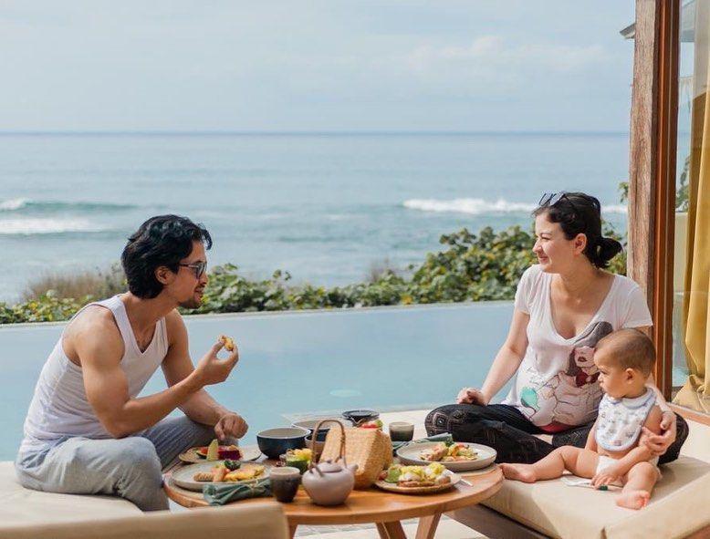 Bareng Suami dan Anak, 10 Pesona Kimberly Ryder Saat Liburan ke Bali