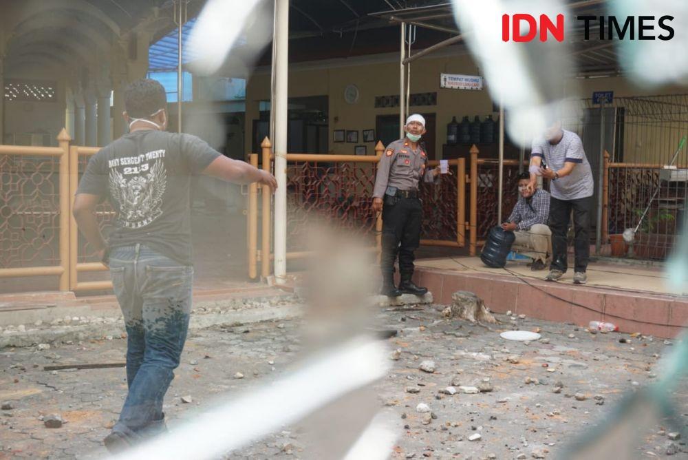 [FOTO] Kondisi Kantor DPRD DIY Akibat Ricuh Aksi Tolak UU Cipta Kerja