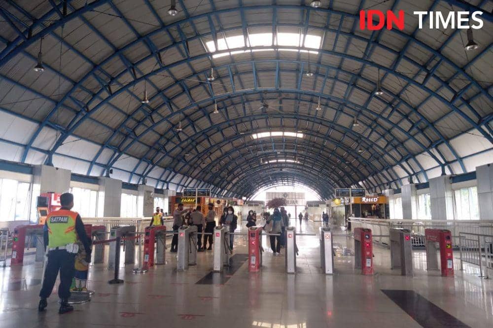 Aksi Dorong RUU Perampasan Aset, Stasiun Palmerah Dijaga Ketat
