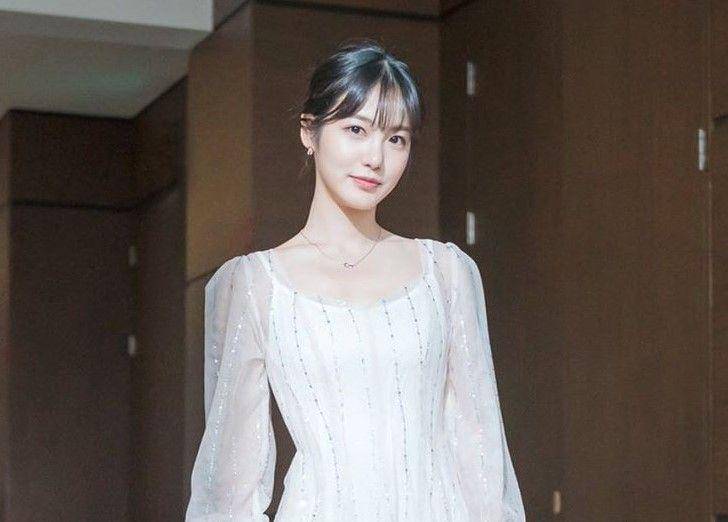 instagram.com/__shinyeeun