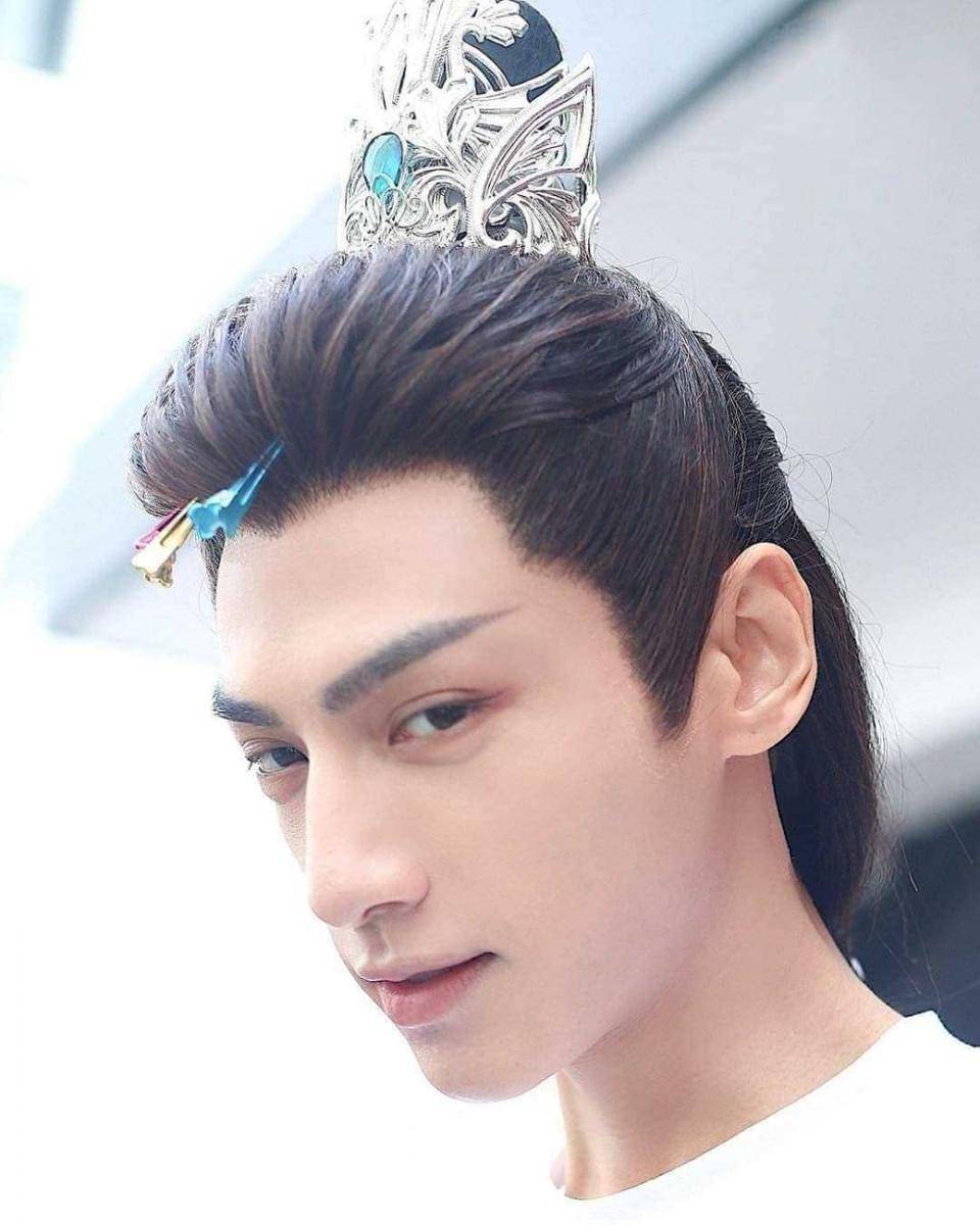 instagram.com/luo_yun_xi