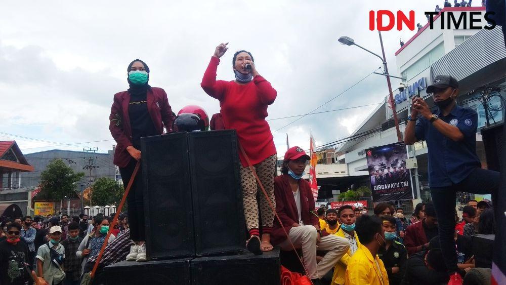 Orasi Buruh Perempuan di Gorontalo Dukung Mahasiswa Demo UU Ciptaker