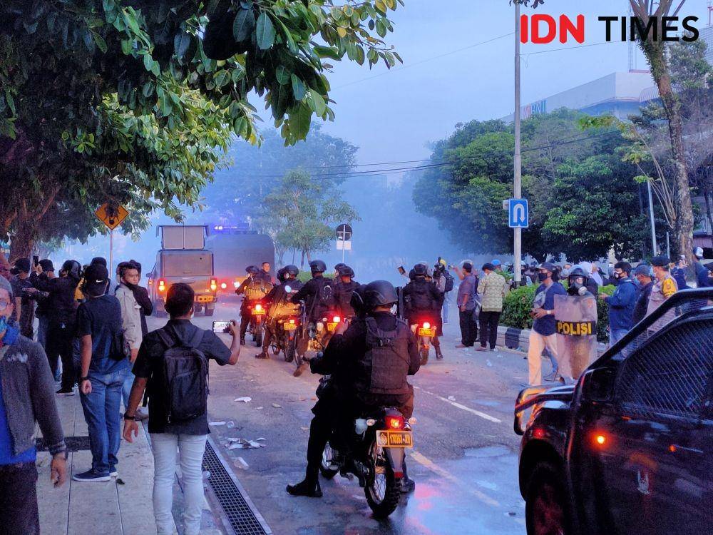 Aksi unjuk rasa di Balikpapan, Jumat (09/10/2020 (IDN Times / Hilmansyah)