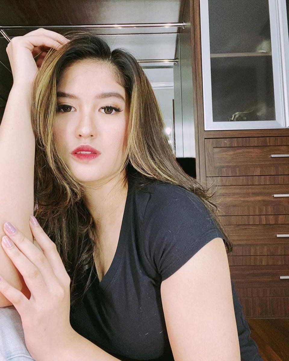 instagram.com/ochi24