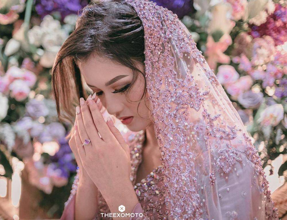 Pengajian dan siraman Atries Angel. instagram.com/theexomoto