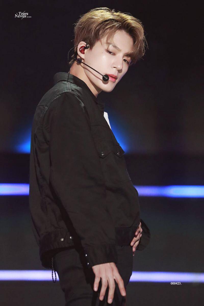 twitter.com/tearsnevus4jeno