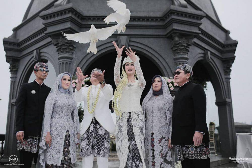 Moza Wahyu via Instagram.com/weddingmarket_id
