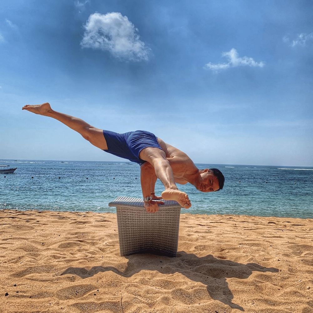 10 Potret Energik Anjasmara Saat Yoga, Rahasia Selalu Bugar Nih!