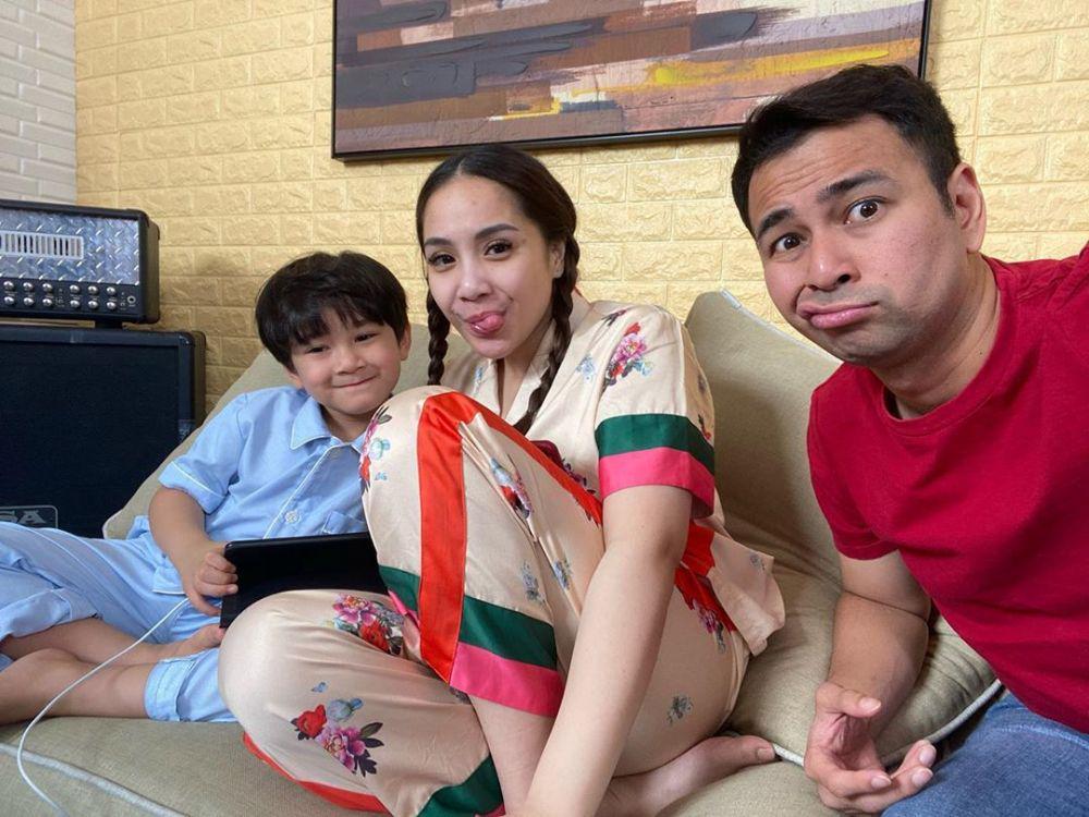 10 Video TikTok Artis dengan Lagu 'Catatanku' Melly Goeslaw Feat. Baim
