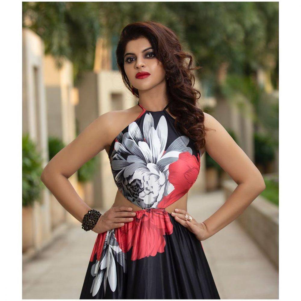 Instagram.com/the_sneha