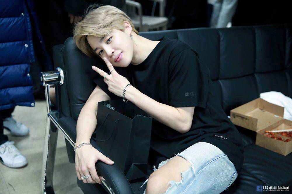 facebook.com/BTS Official