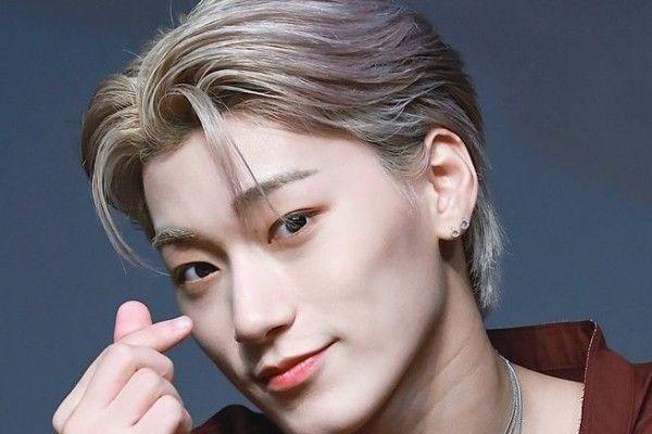 10 Potret San ATEEZ dengan Jawline yang Tajam, Awas Gagal Fokus!