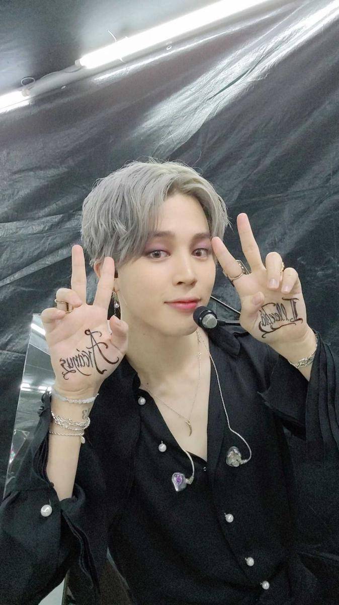 twitter.com/BTS_twt