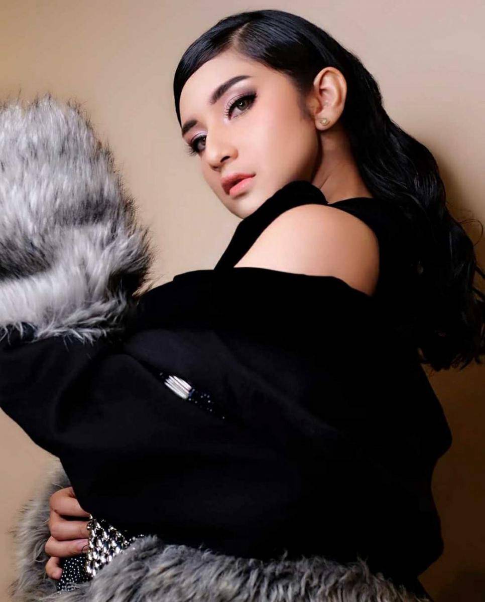 Instagram.com/bibiancaliza
