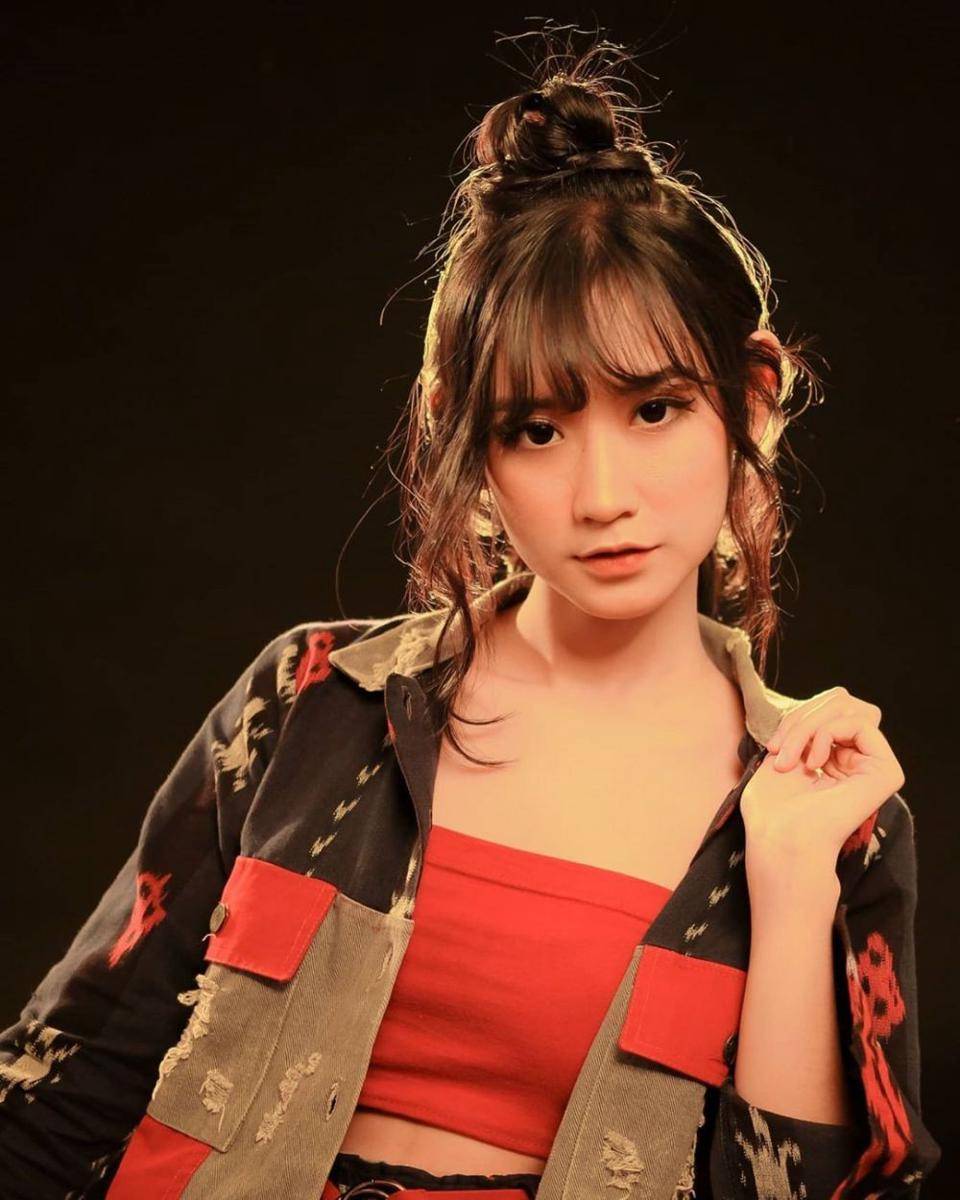 instagram.com/jkt48.ara