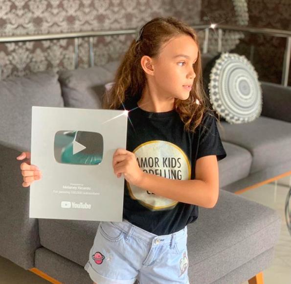 instagram.com/chloelynchofficial