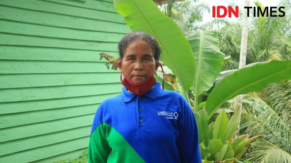 Tota Simanungkalit, 58, satu dari ratusan petani sawit mandiri yang berjuang mengelola lahan sendiri di Tapanuli Selatan. (IDN Times/Masdalena Napitupulu)