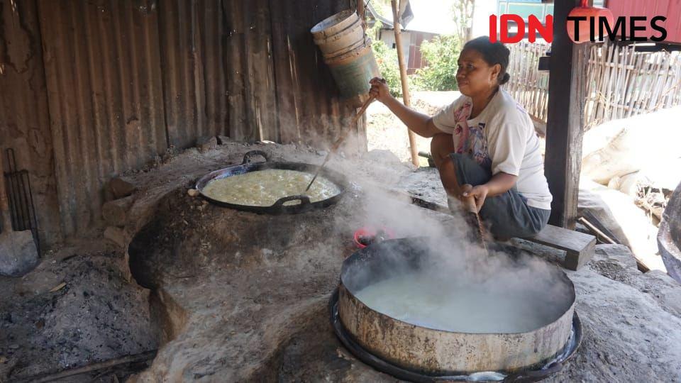 Menengok Produksi Gula Merah Lontar Tradisional di Jeneponto