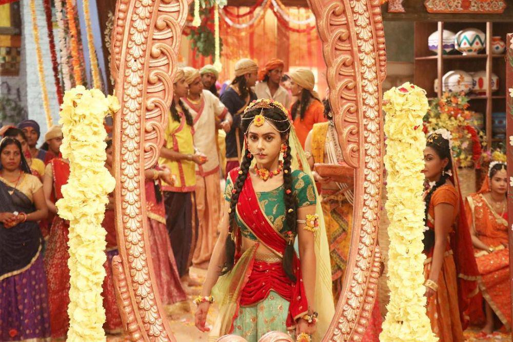 10 Potret Menawan Mallika Singh, Pemeran Radha di 'Radha Krishna'