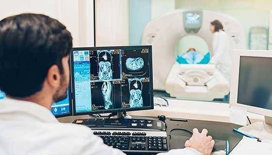 ilustrasi perawatan fisik yang tidak dapat dilakukan melalui telemedicine (hopkinsmedicine.org)