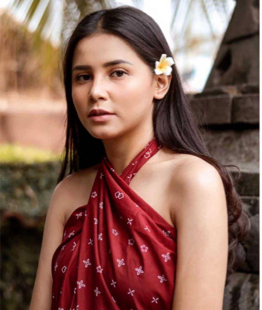 instagram.com/yunitasiregar