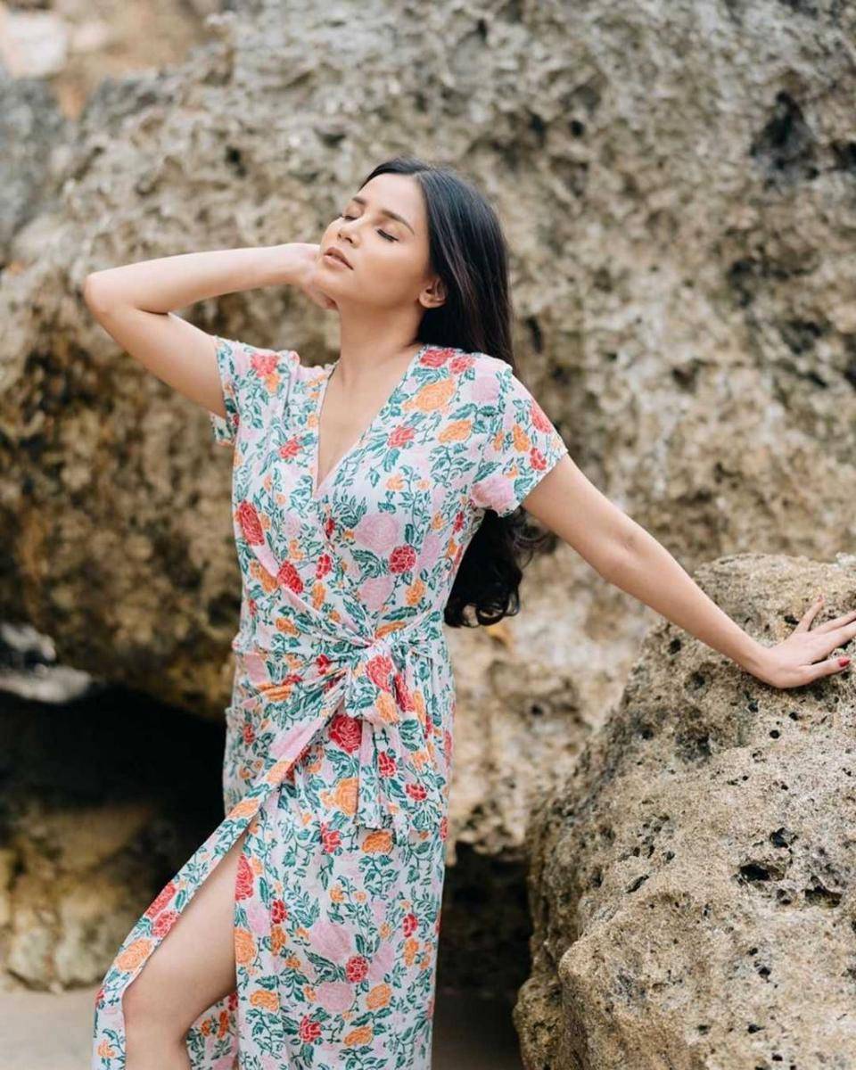 instagram.com/yunitasiregar