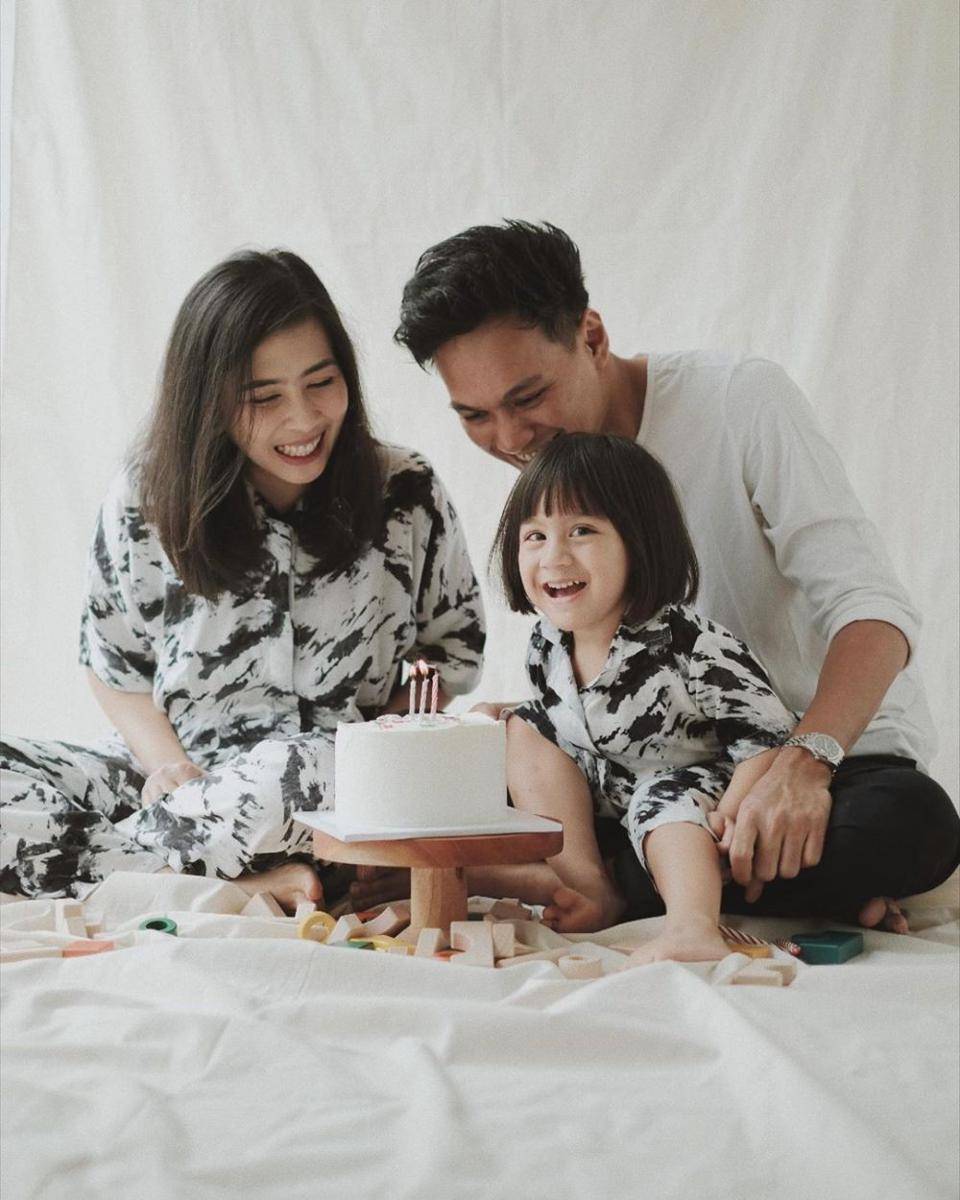 Rendy Pandugo dan keluarga (instagram.com/miasesaria)