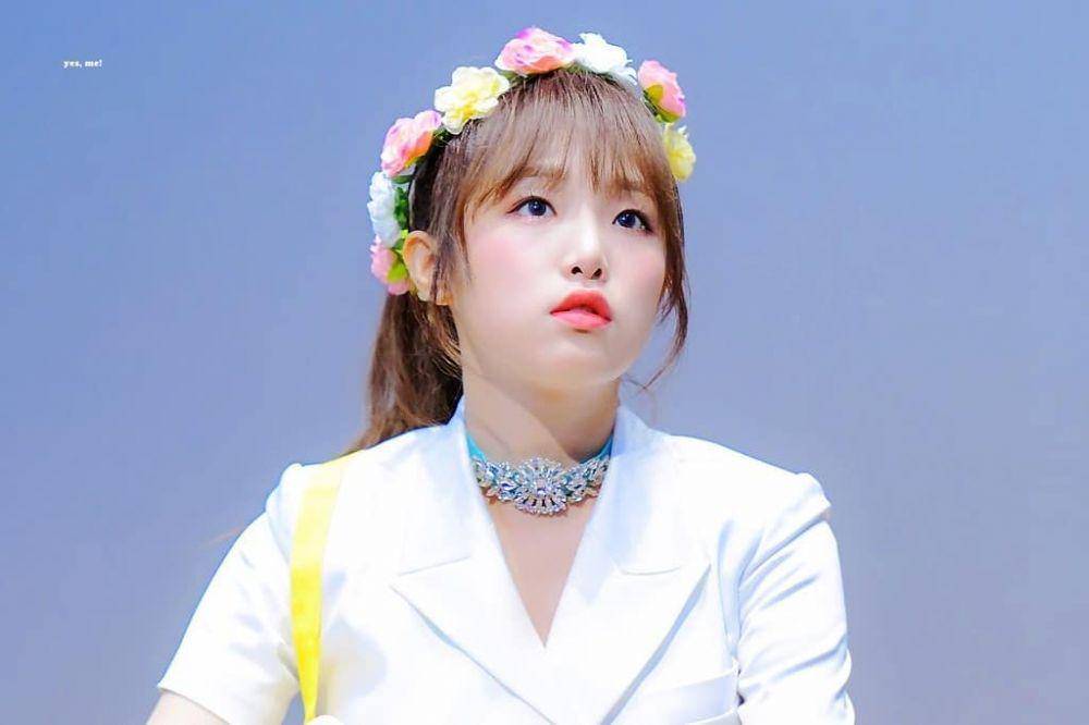 instagram.com/yena.izone