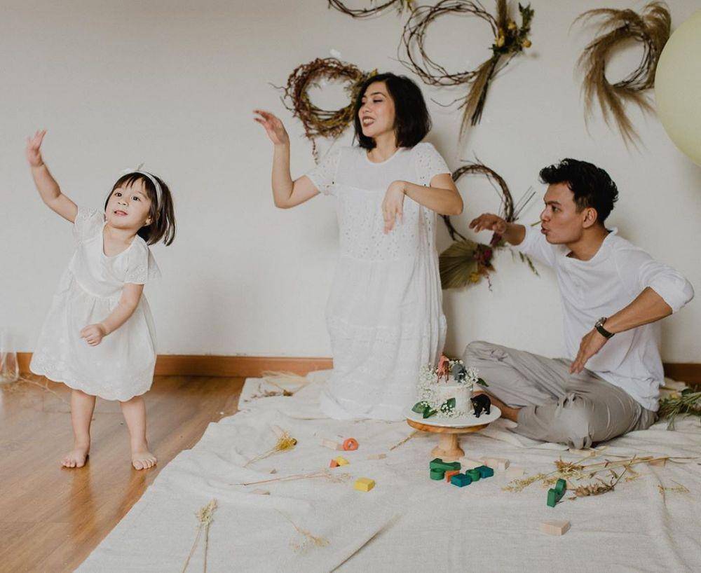 Rendy Pandugo dan keluarga (instagram.com/miasesaria)