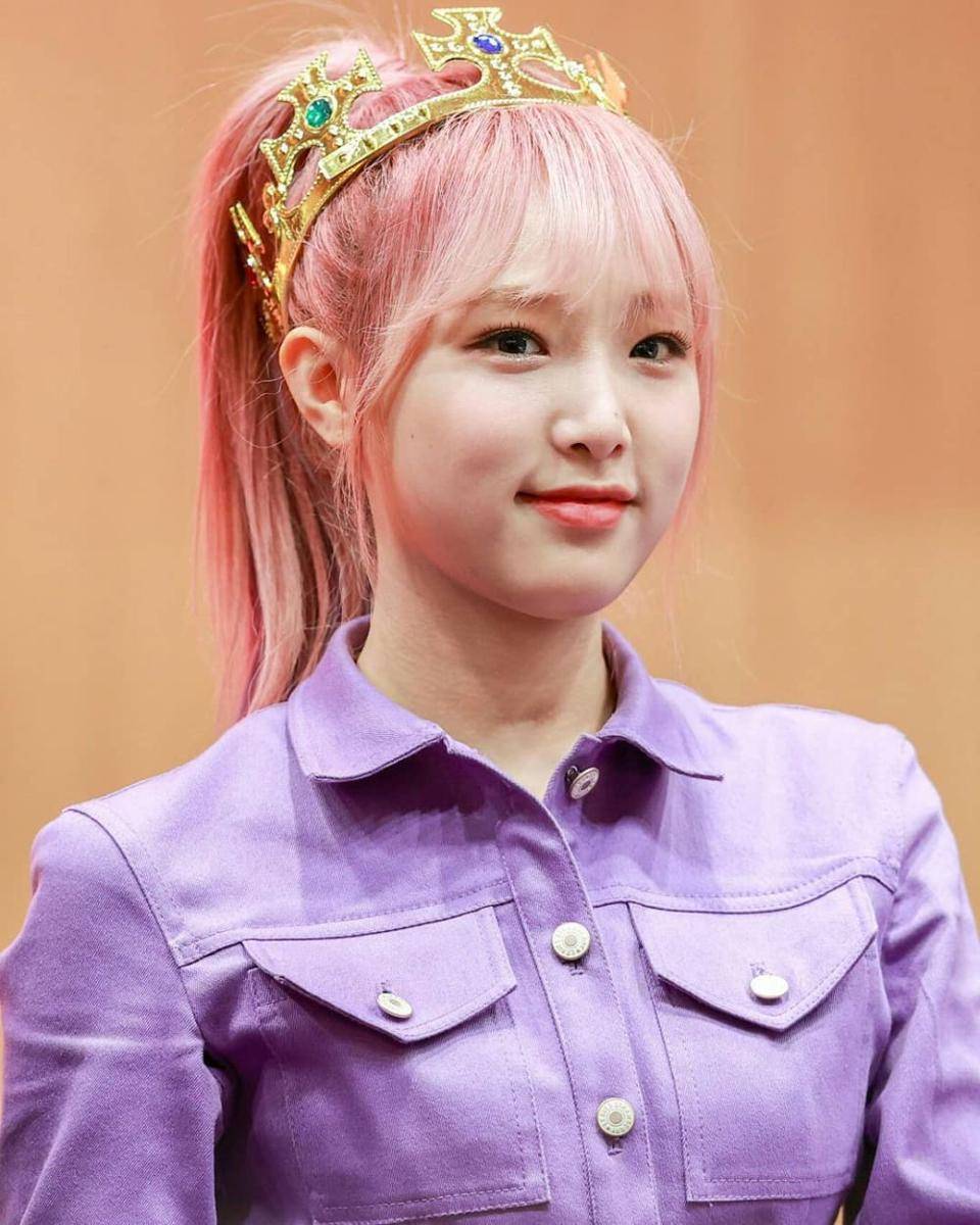 instagram.com/yena.izone
