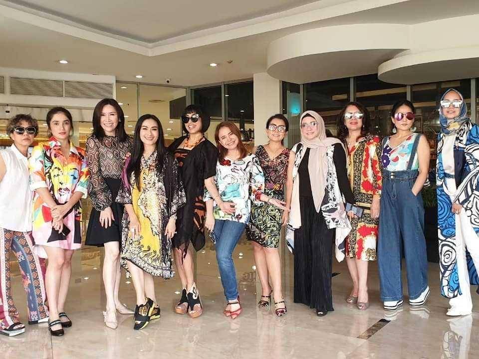 instagram.com/mayangsaritrihatmodjoreal
