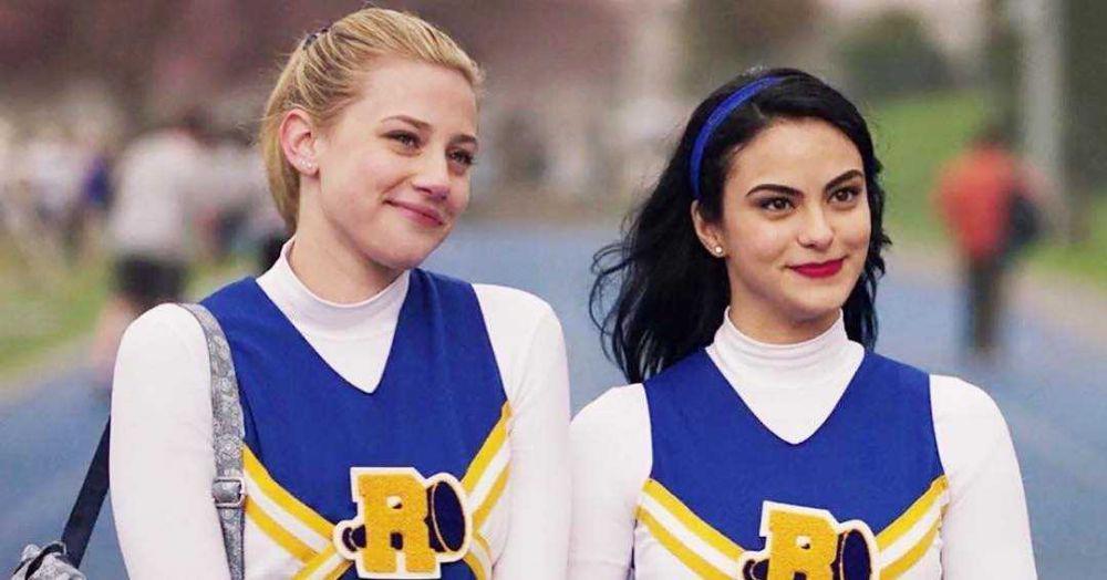 Bertemu di "Riverdale", 9 Momen Kompak Lili Reinhart dan Camila Mendes