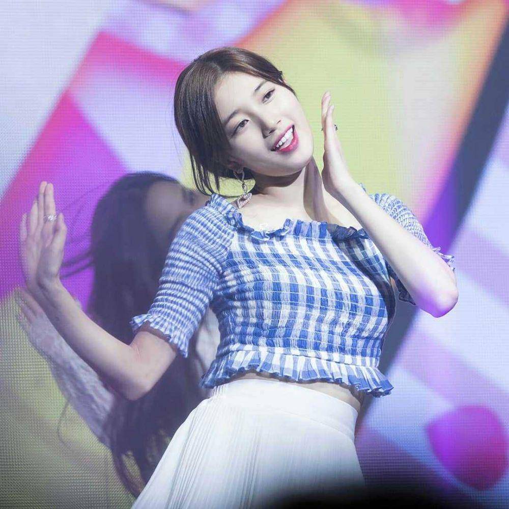 Instagram.com/suzybz
