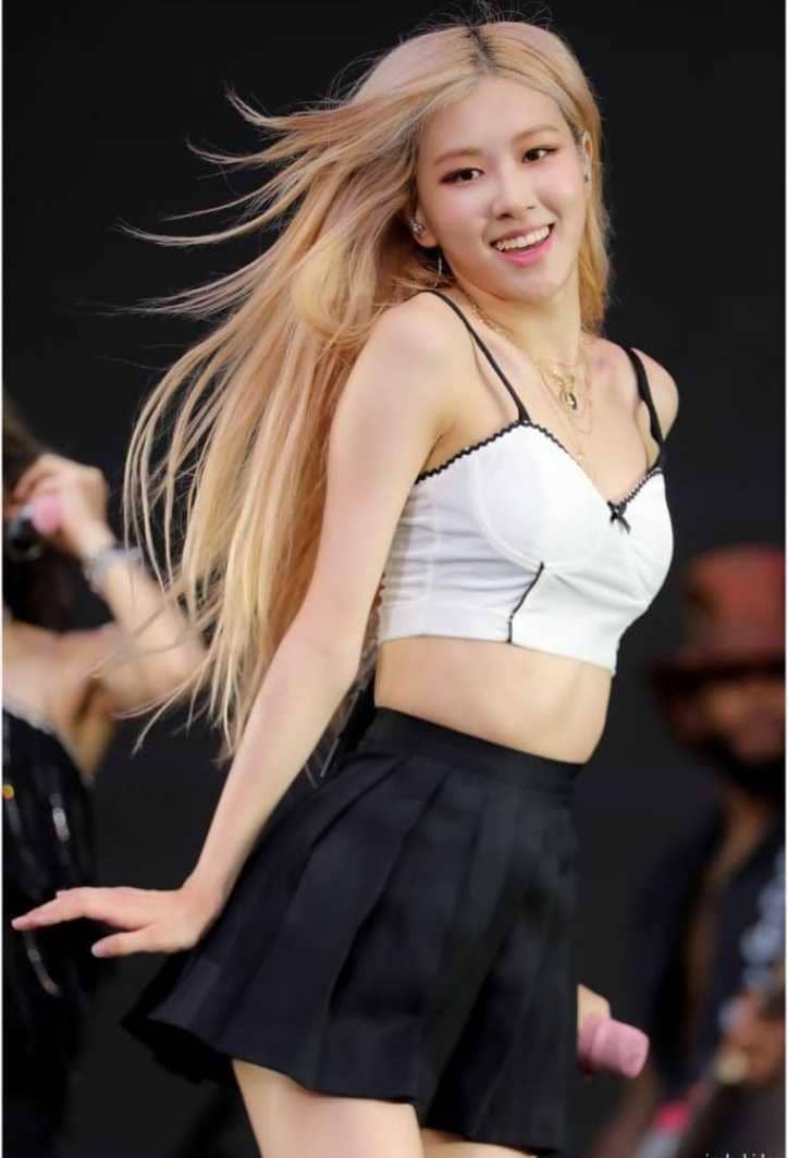 Instagram.com/rosepetals.bp