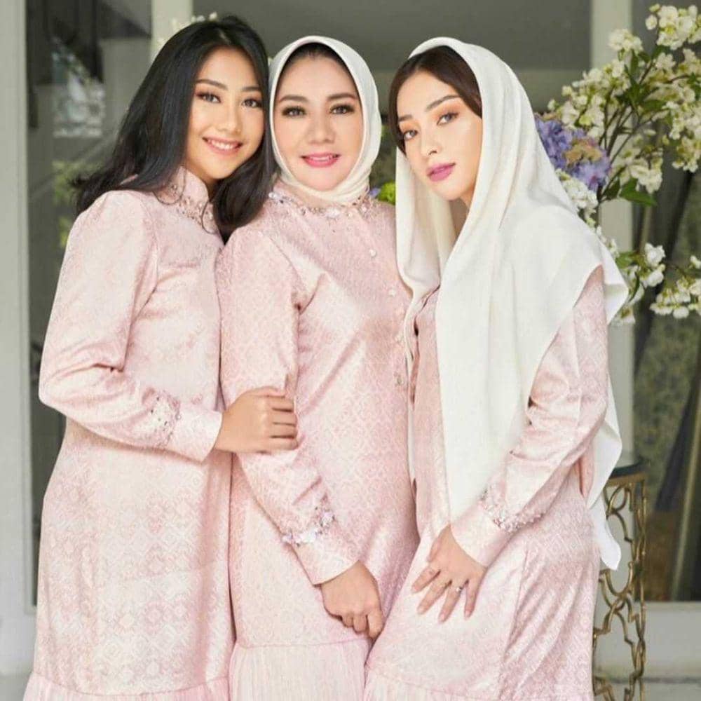 @winstongomez via instagram.com/yorafebrina