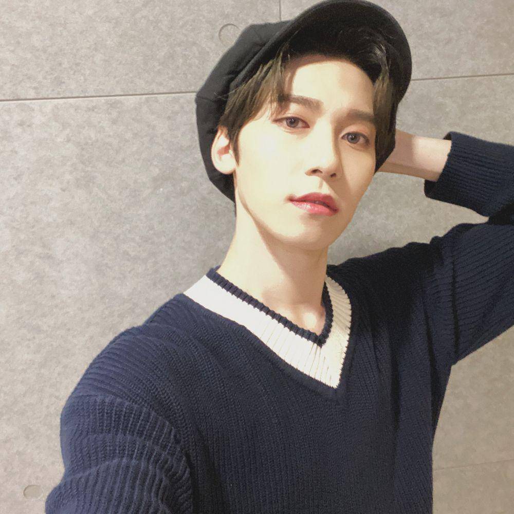 twitter.com/official_ONEUS