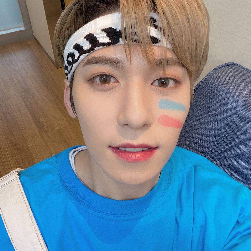 twitter.com/official_ONEUS