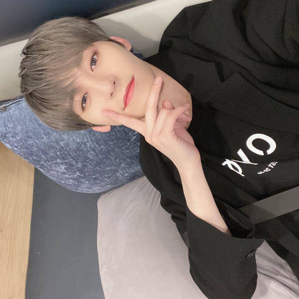twitter.com/official_ONEUS