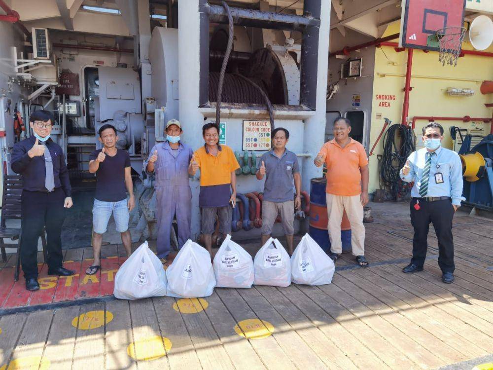 Tim Pelayanan dan Pelindungan Warga (Yanlin) KJRI Jeddah mendatangi lima Pekerja Migran Indonesia (PMI) yang bekerja sebagai ABK pada sebuah perusahaan di Jeddah (Dok. KJRI Jeddah)