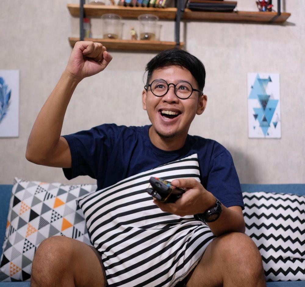 9 Potret Kris Budiman, YouTuber yang Sering Membuat Short Movie Seru!