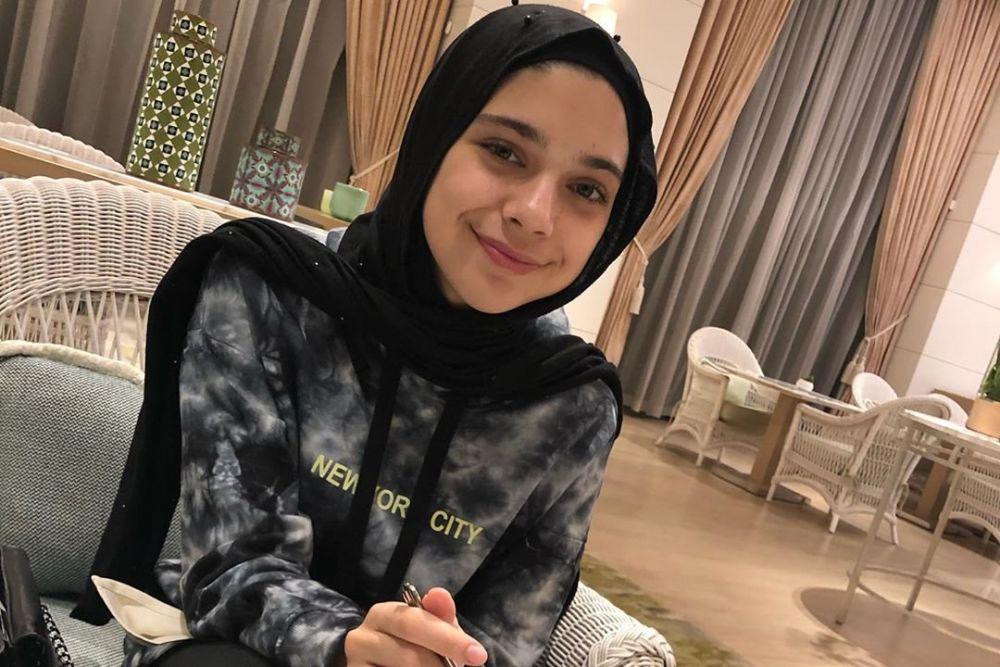 Berparas Bule, 9 Potret Jelita Isabelle Anak Ayu Azhari yang Berhijab