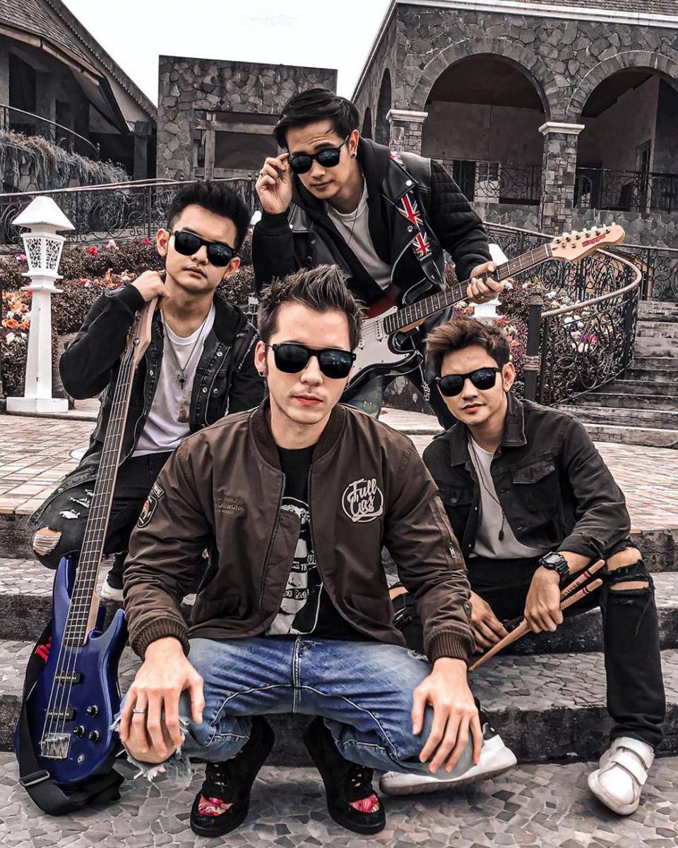 Instagram.com/ajunperwira